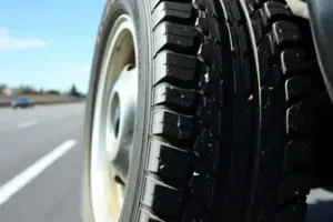 detalhe no pneu
