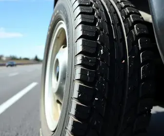 detalhe no pneu